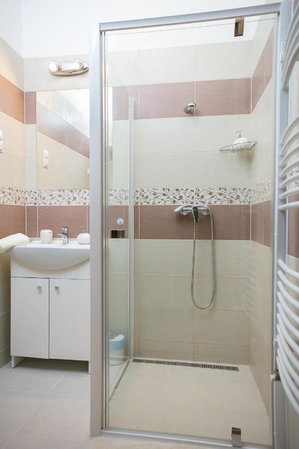 Forras Apartman Егер Екстериор снимка